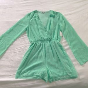 Nwt mint romper sheer sleeves lace detail Sz Med